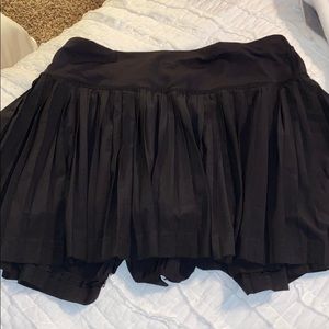 LULU LEMON PLEAT TO STREET BLACK TENNIS SKIRT